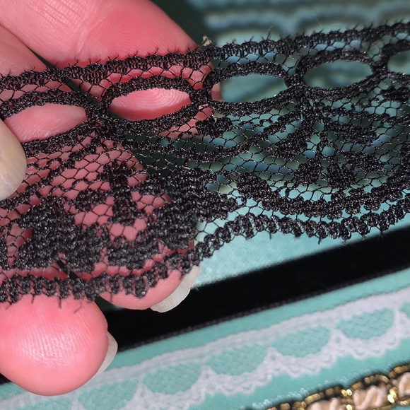 80 yards Vintage Trim for sewing - Picture 2 of 7